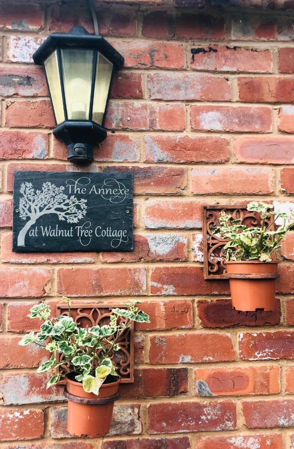 The Annexe At Walnut Tree Cottage Hope under Dinmore Exterior foto
